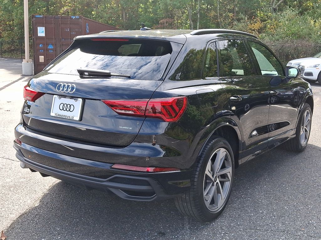Thumbnail: 2025 Audi Q3 - 4