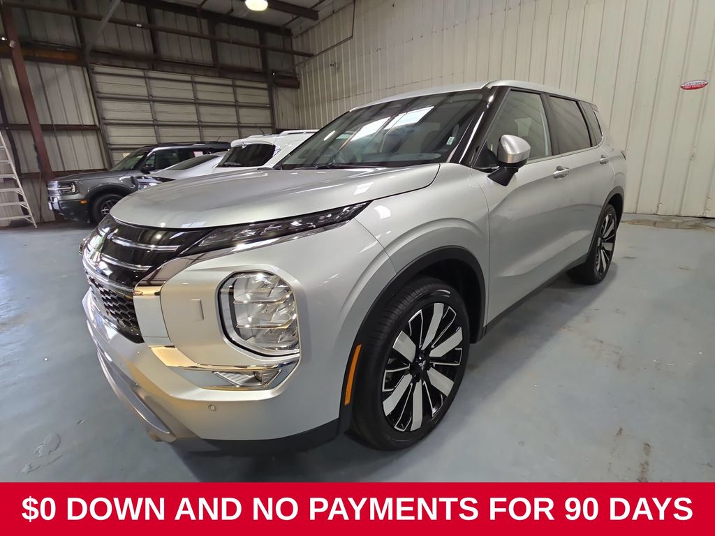Silver 2025 Mitsubishi Outlander SUV / Crossover Front-Wheel Drive Continuously Variable Transmission