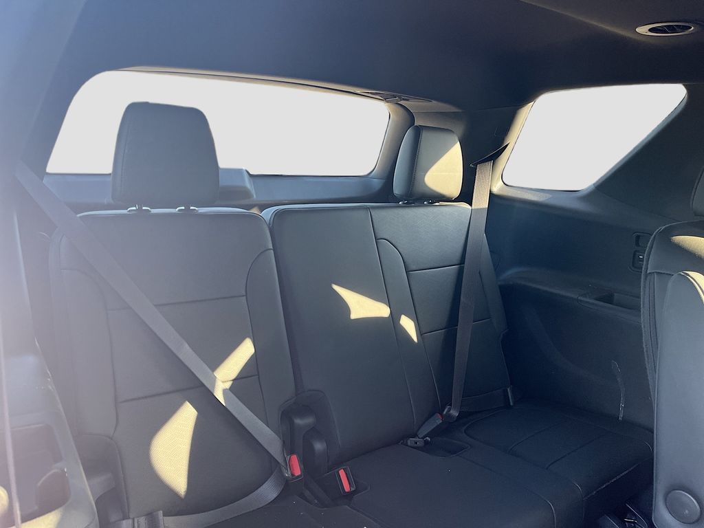 Used 2023 Beige Chevrolet High Country image 29