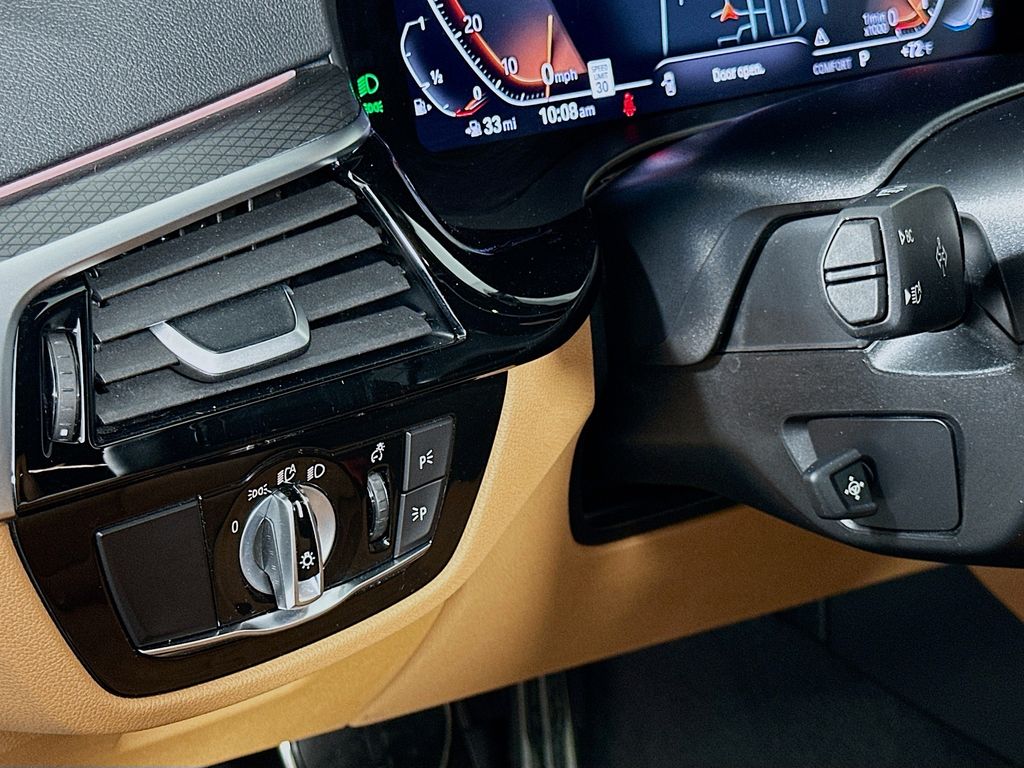 Thumbnail: 2023 BMW 5 Series - 10