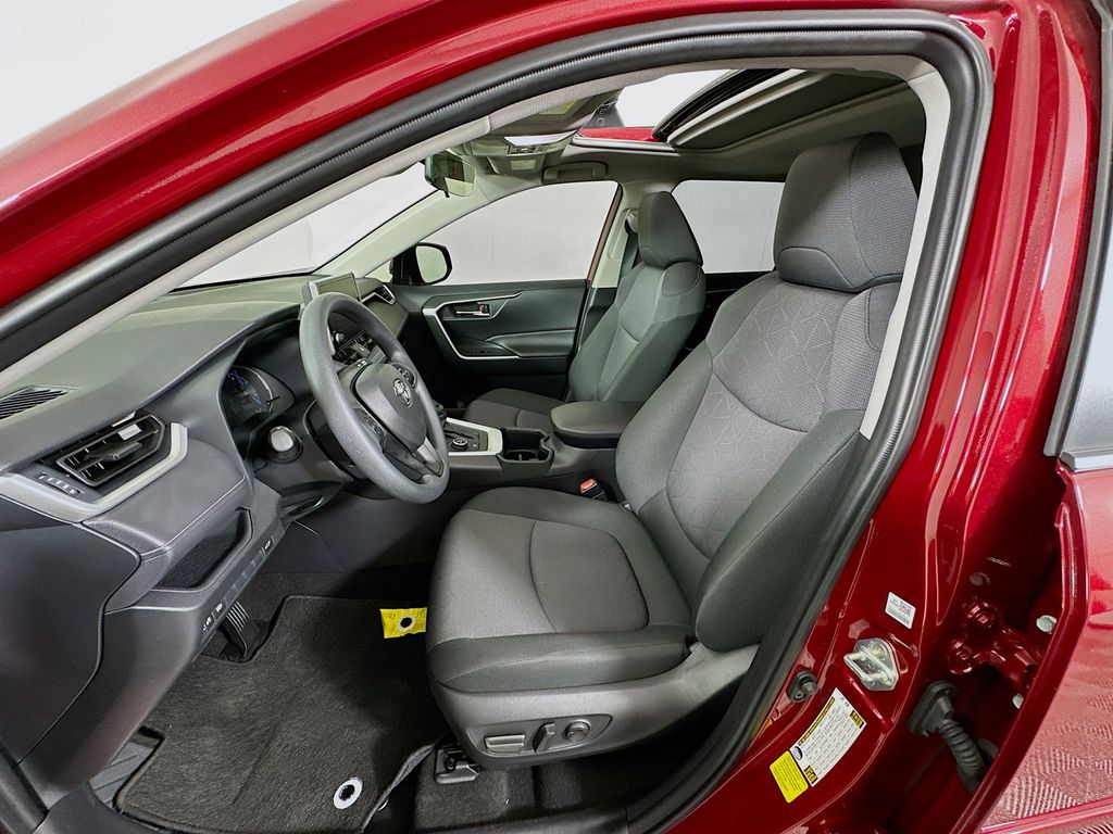 Thumbnail: 2025 Toyota RAV4 - 21