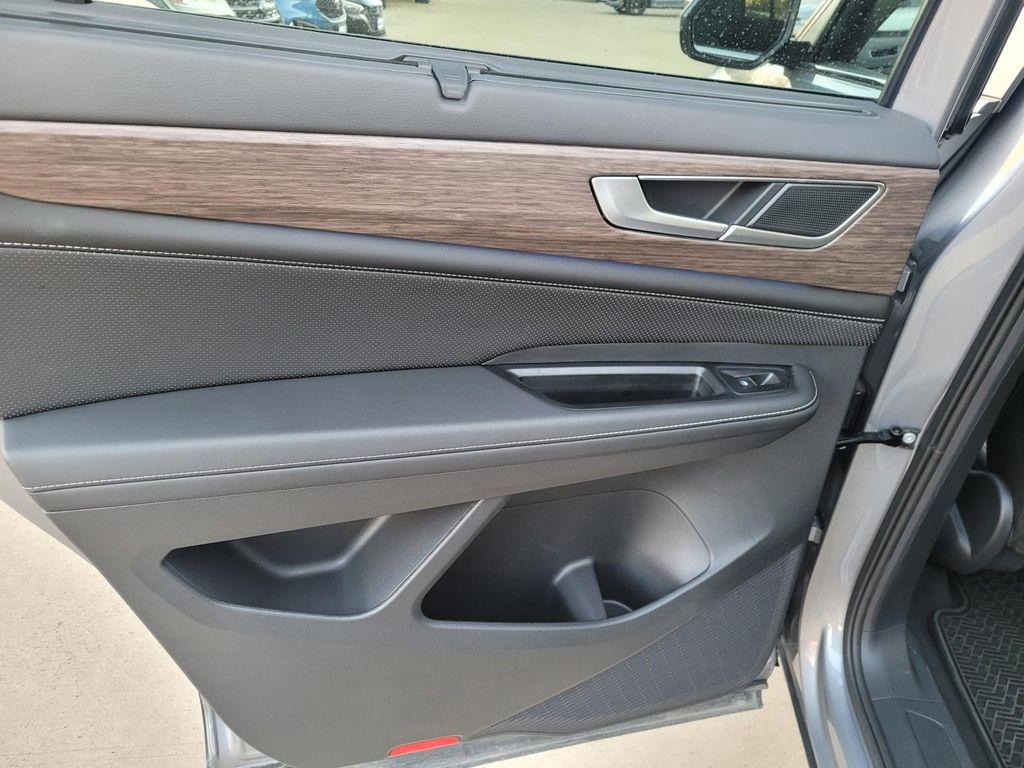 used 2025 Volkswagen Atlas car, priced at $39,980