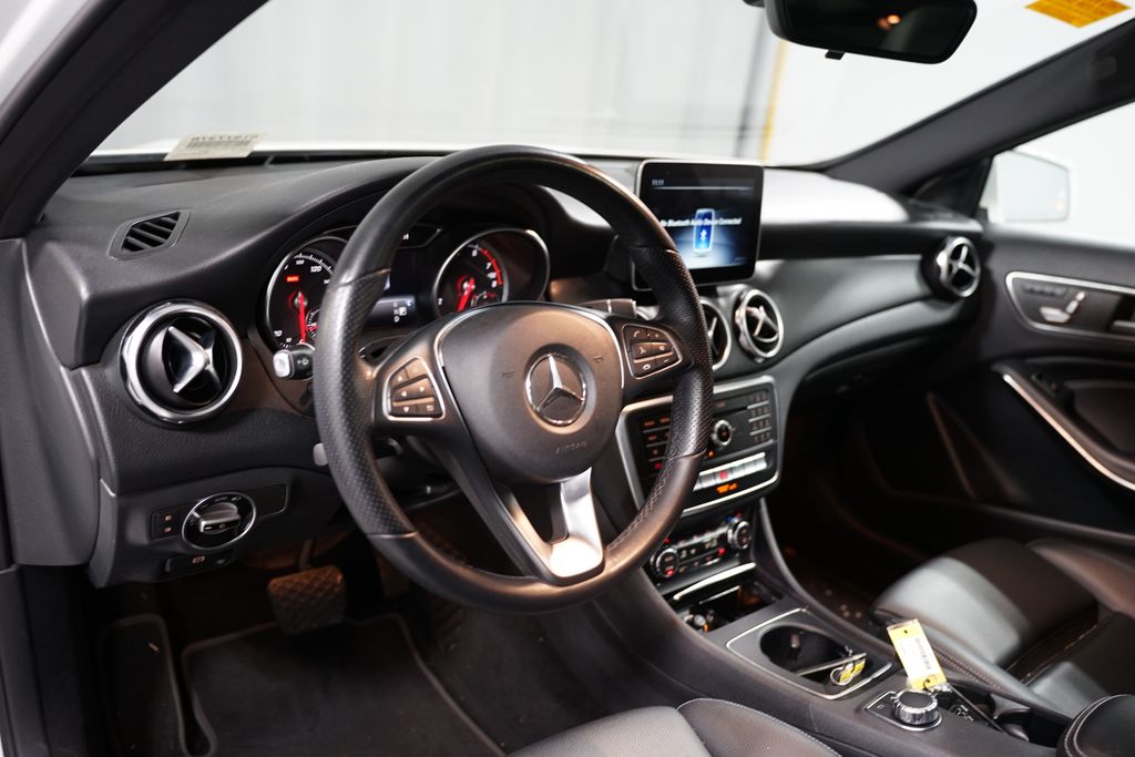 Thumbnail: 2019 Mercedes-Benz GLA - 7
