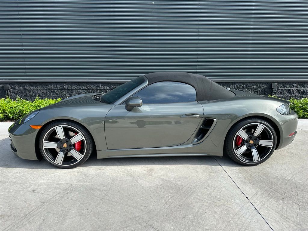 2023 Porsche 718 Boxster GTS 2