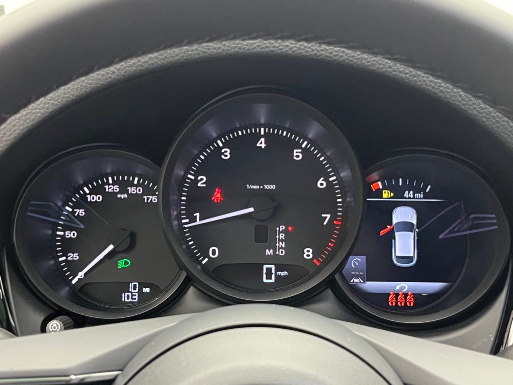 Thumbnail: 2026 Porsche Macan - 11