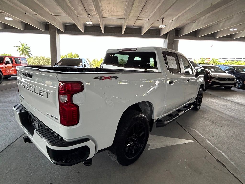 Used 2025 Summit White Chevrolet Custom image 5