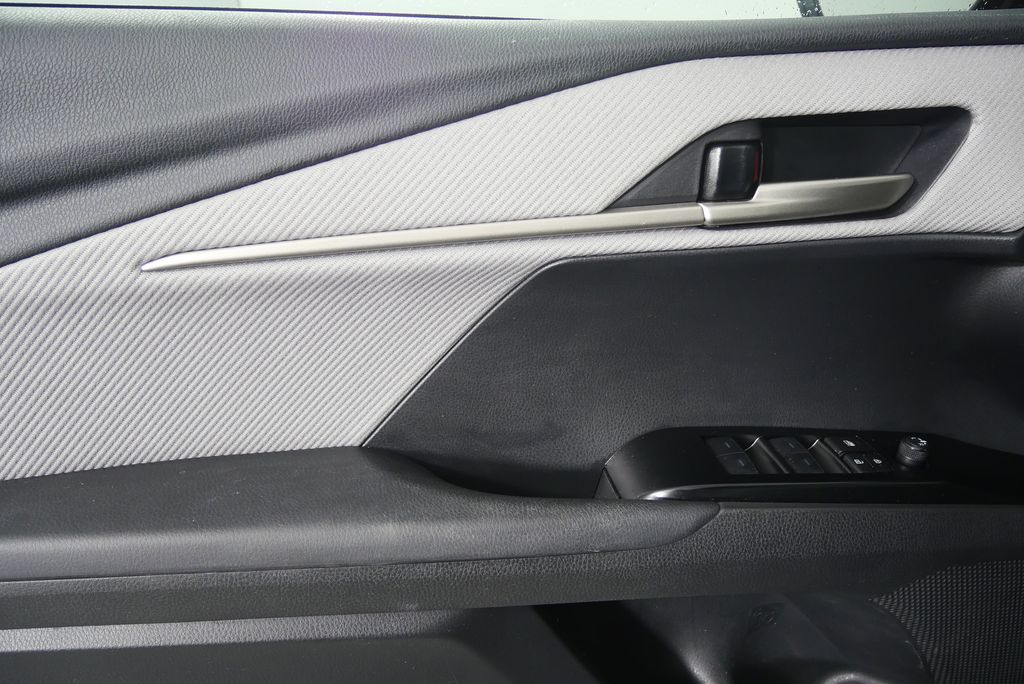 Thumbnail: 2025 Toyota Camry - 9