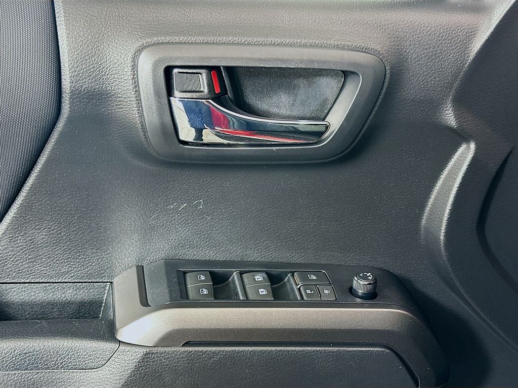 Thumbnail: 2022 Toyota Tacoma - 17