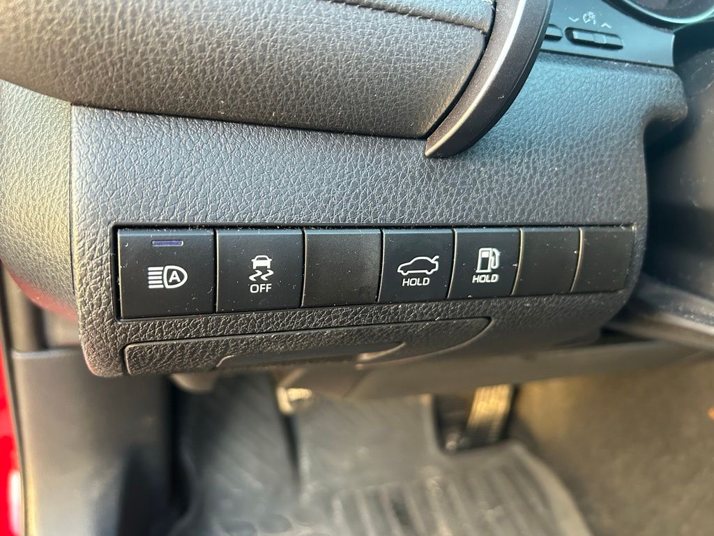 2022 Toyota Camry SE 18