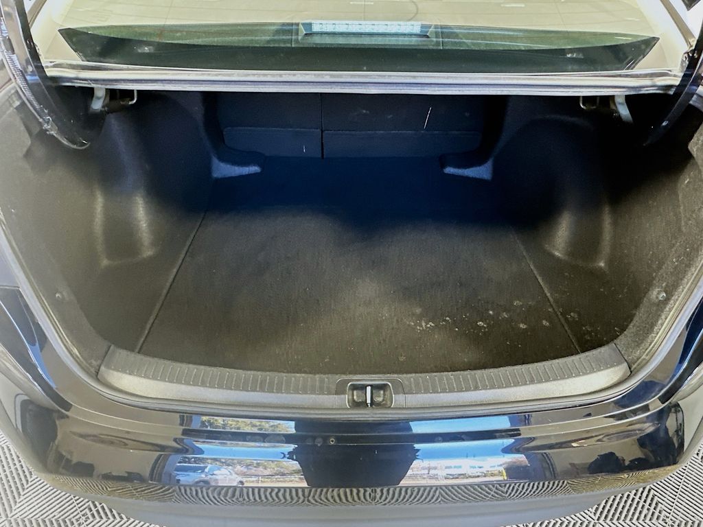 Thumbnail: 2024 Toyota Corolla - 24