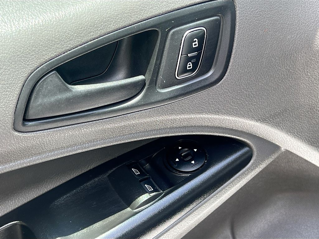 Used 2023 White Ford XL image 17