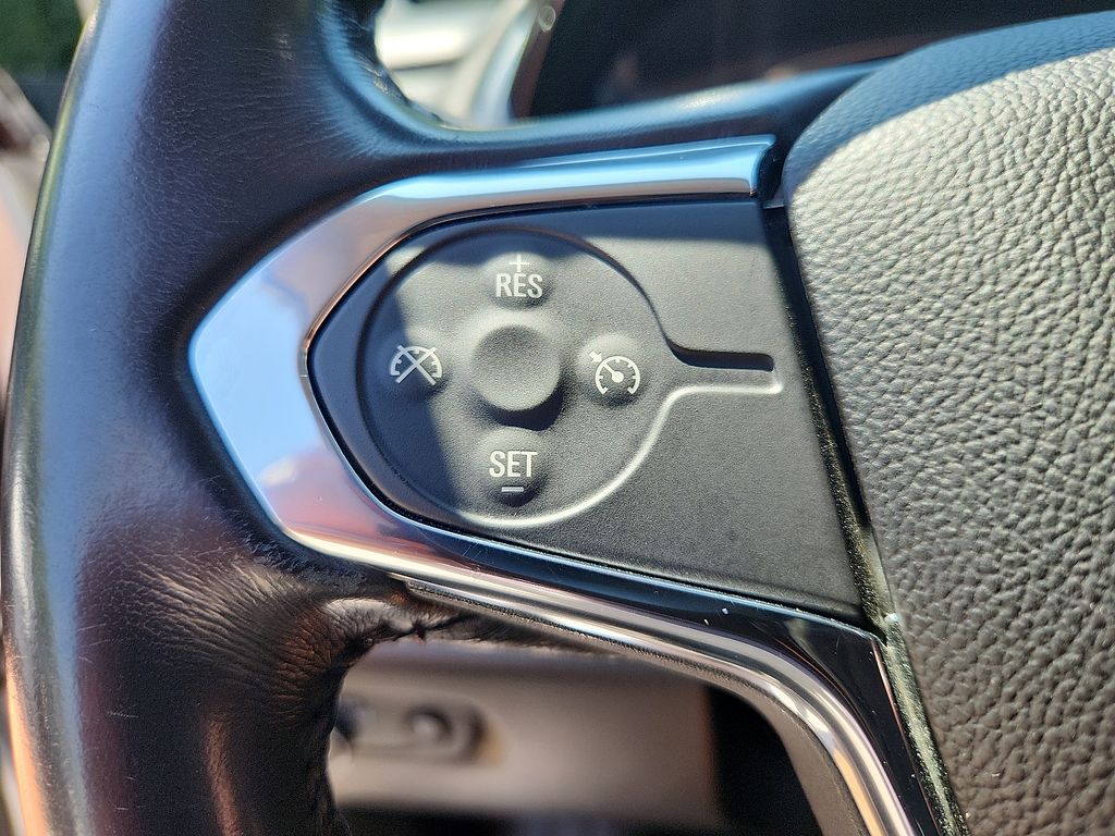 Thumbnail: 2019 Chevrolet Traverse - 22