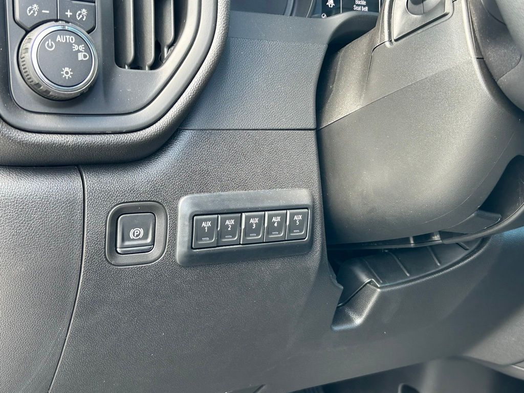 New 2025 Summit White Chevrolet Work Truck image 36