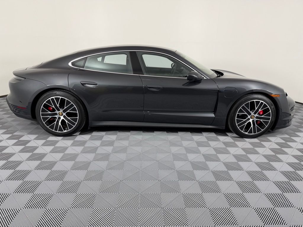 Thumbnail: 2021 Porsche Taycan - 11