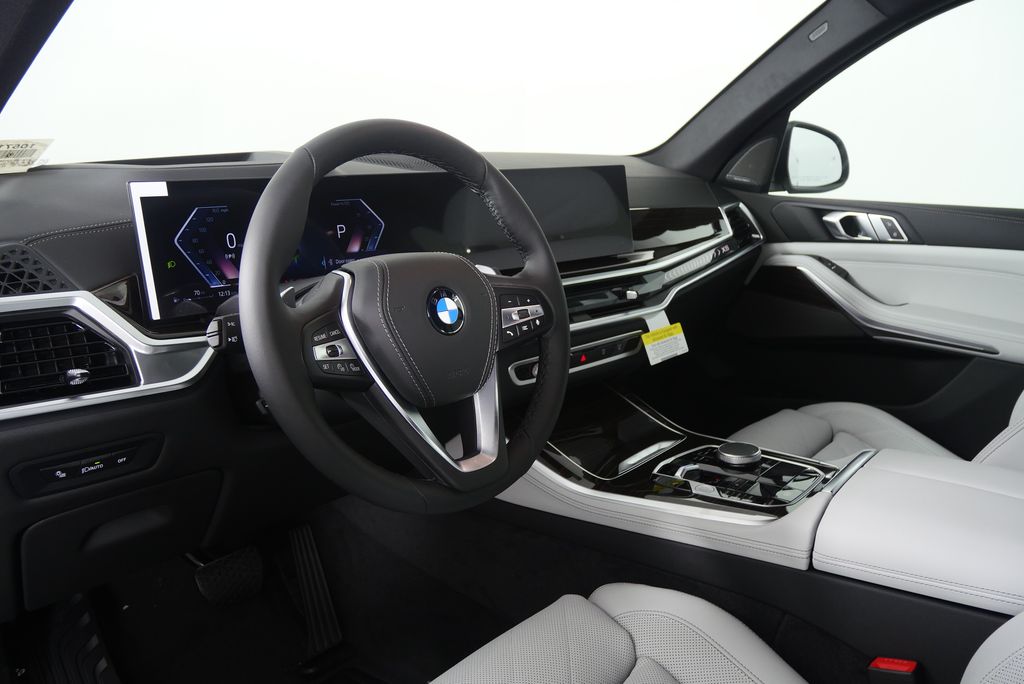 Thumbnail: 2026 BMW X5 - 12