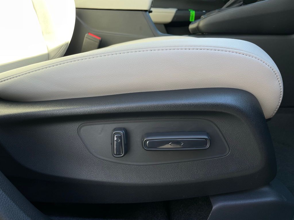 2025 Honda CR-V EX-L 32