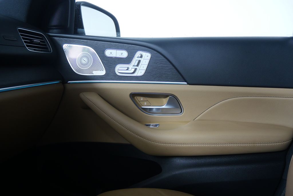 Thumbnail: 2024 Mercedes-Benz GLS - 28