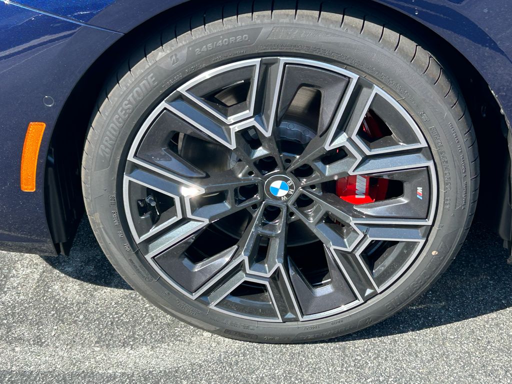 Thumbnail: 2027 BMW i5 - 9