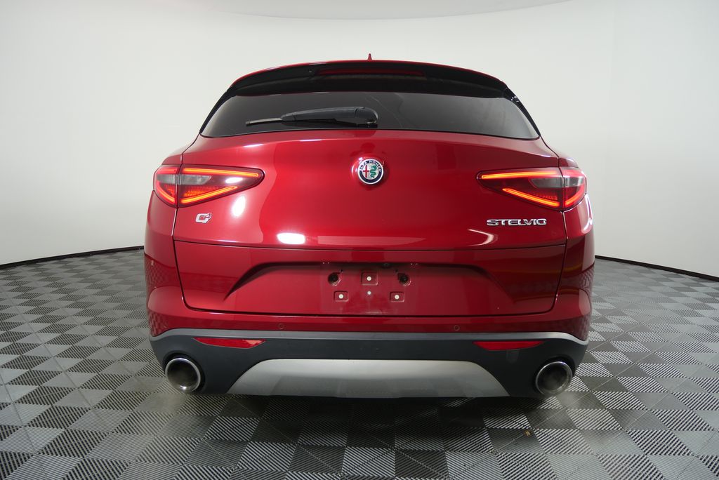 Thumbnail: 2018 Alfa Romeo Stelvio - 4