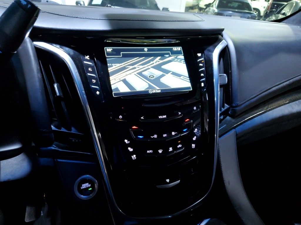 2016 Cadillac Escalade ESV Platinum Edition 37