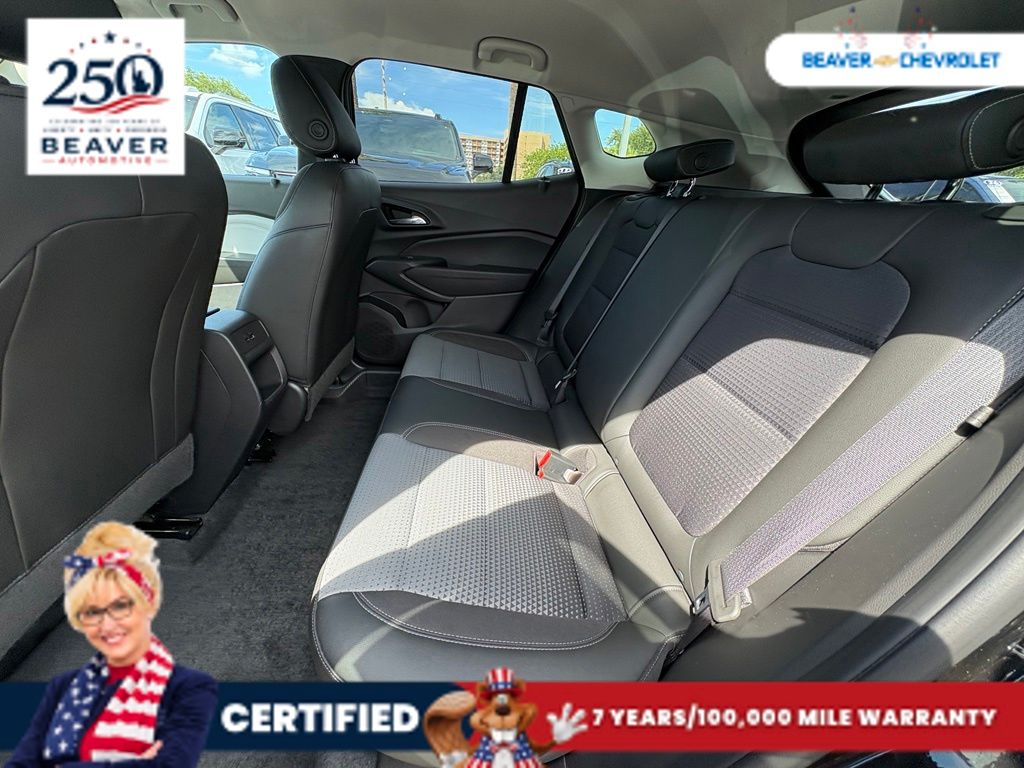 Used 2025 Chevrolet Trax SUV