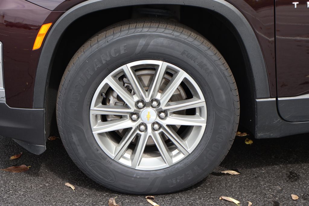 Thumbnail: 2023 Chevrolet Traverse - 13