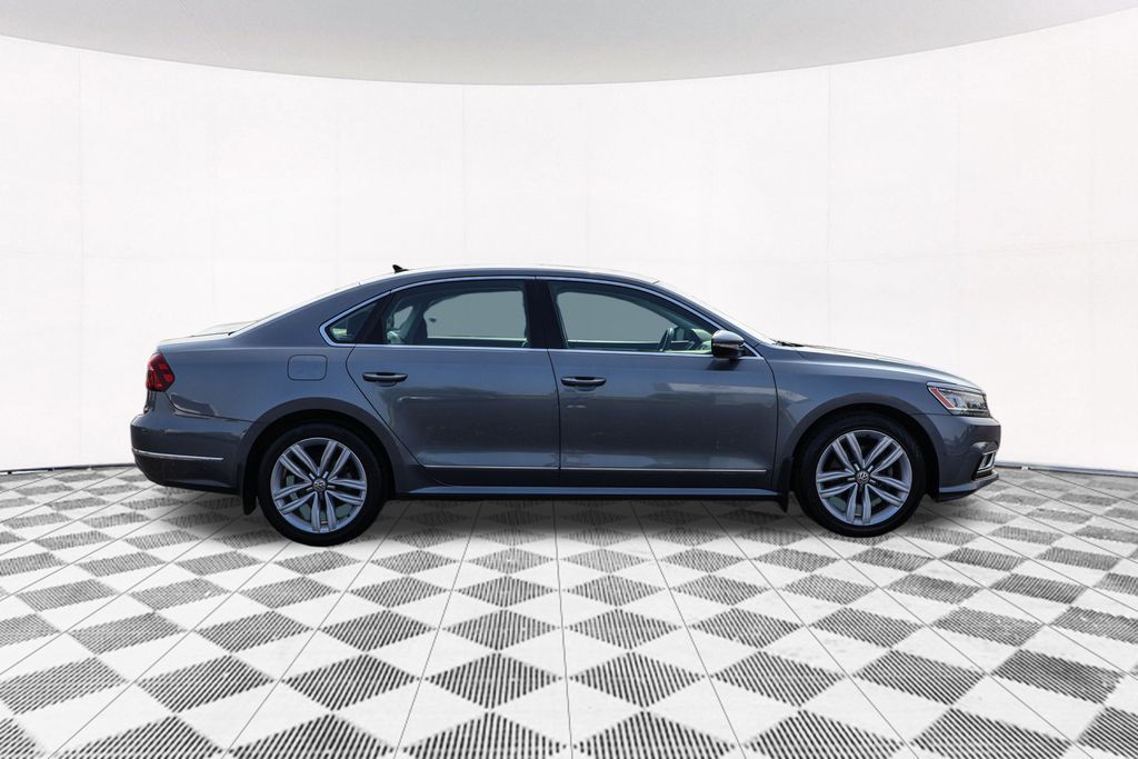 2017 Volkswagen Passat 1.8T SE 8