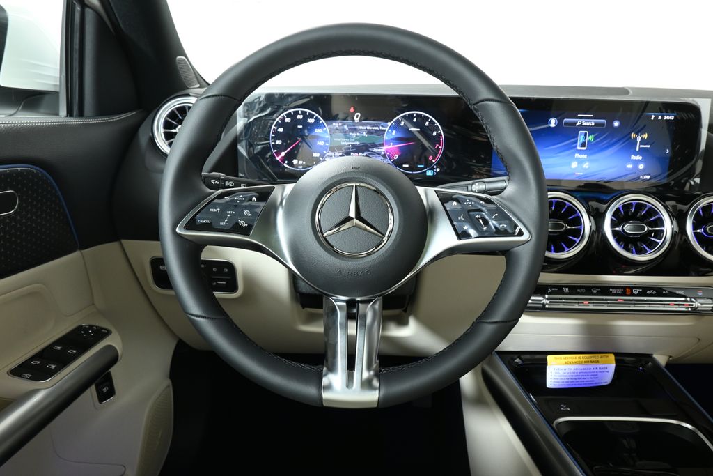 2025 Mercedes-Benz GLA 250 4MATIC 16