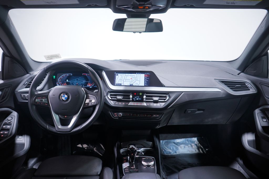 Thumbnail: 2023 BMW 2 Series - 10