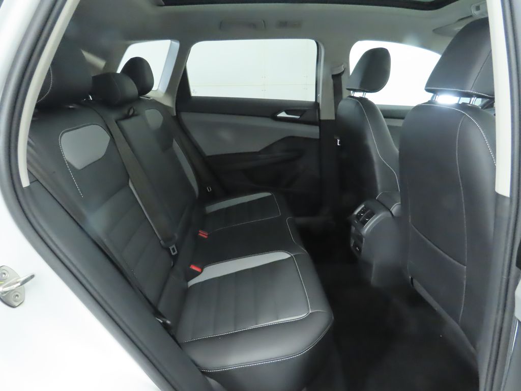 Thumbnail: 2022 Volkswagen Taos - 23