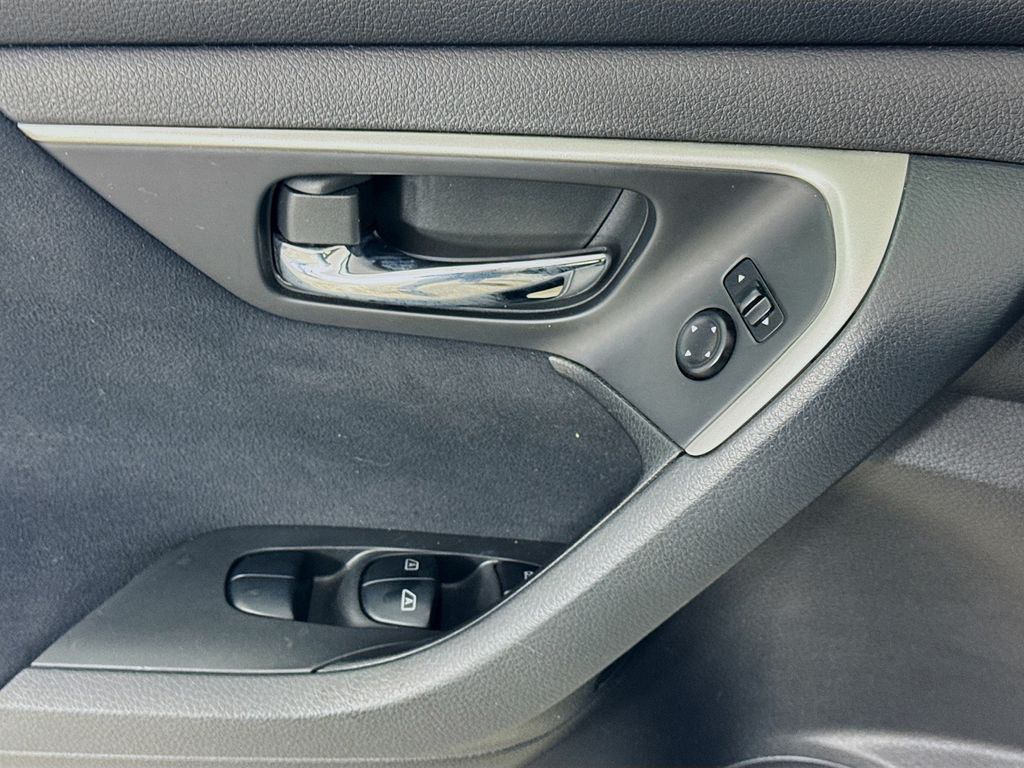 Used Car 2015 Nissan Altima  2.5 Sv For Sale Under $12,000 In Austin, Texas