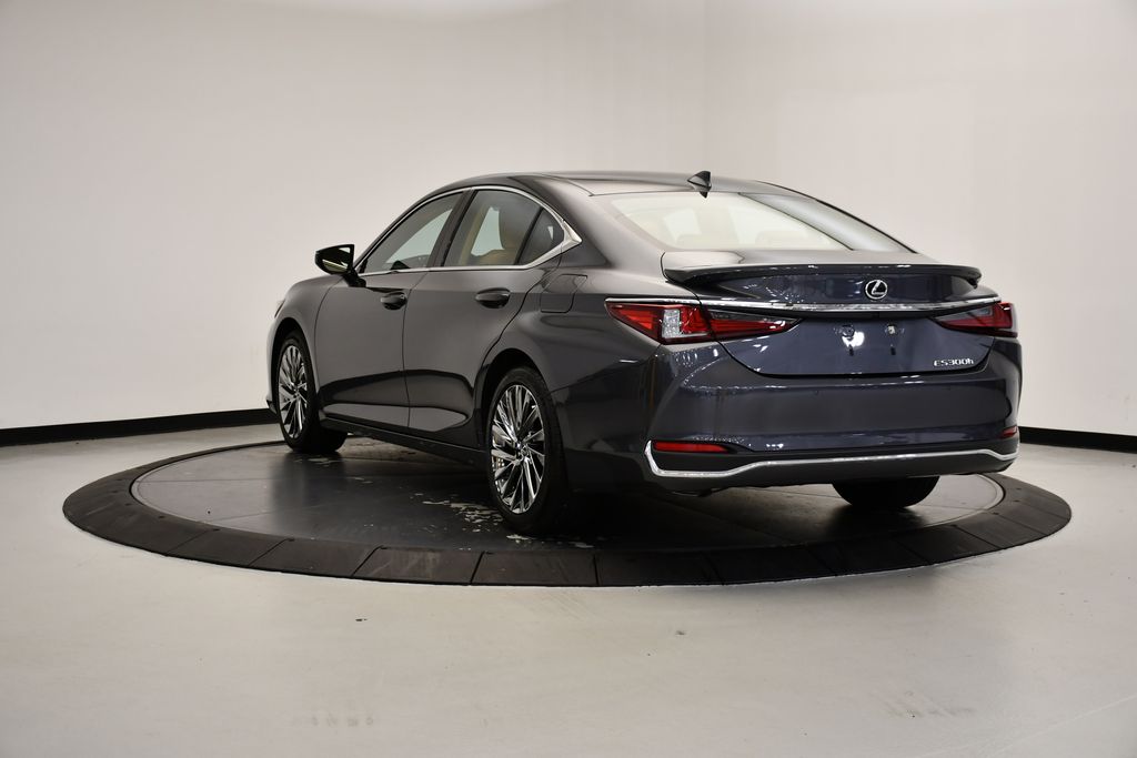 Thumbnail: 2025 Lexus ES - 3