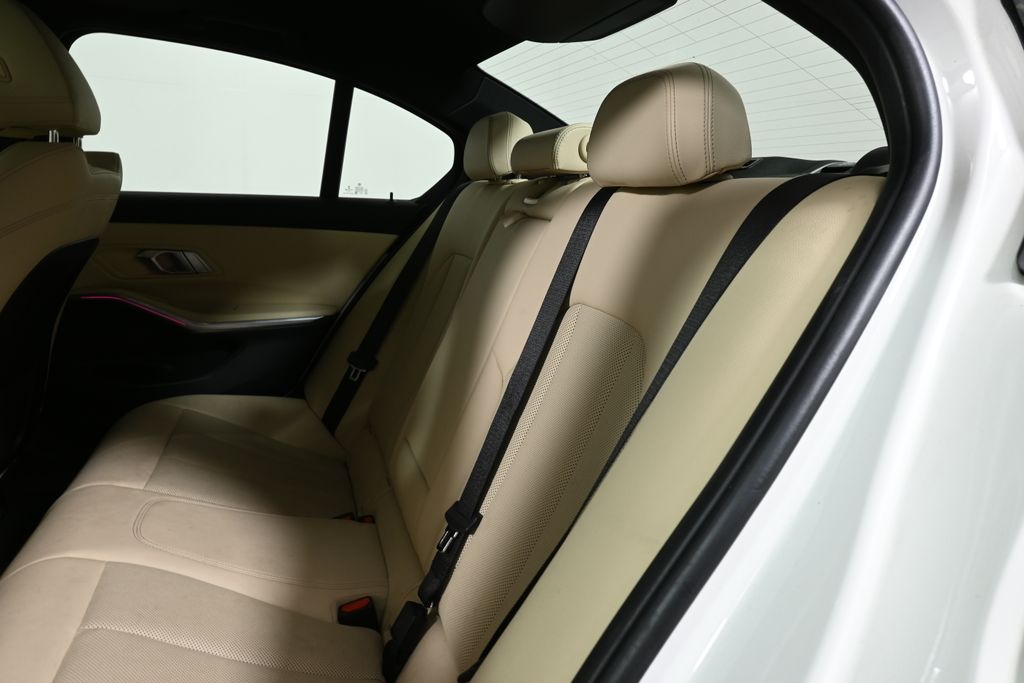 Thumbnail: 2023 BMW 3 Series - 6