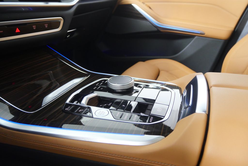 Thumbnail: 2026 BMW X5 - 22