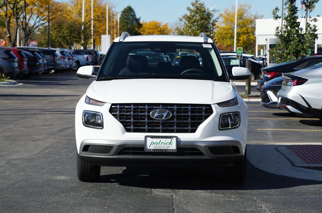 Lunar White 2026 Hyundai Venue SUV / Crossover Front-Wheel Drive Continuously Variable Transmission