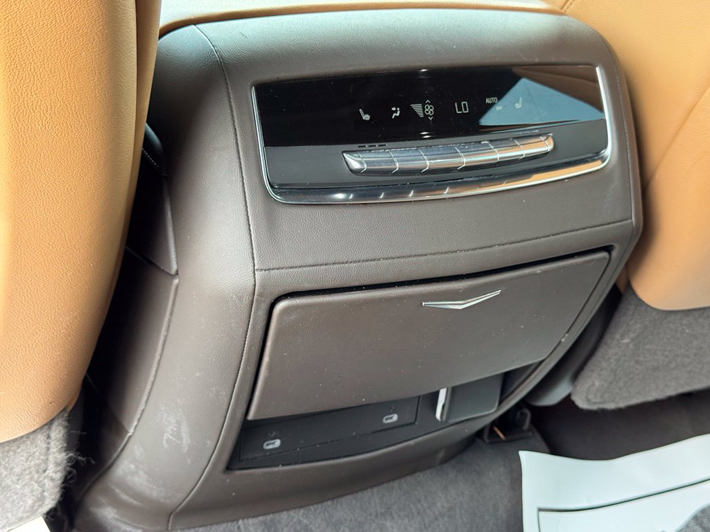 2022 Cadillac Escalade ESV Sport Crystal White - Jim Hudson Acura - Image 29
