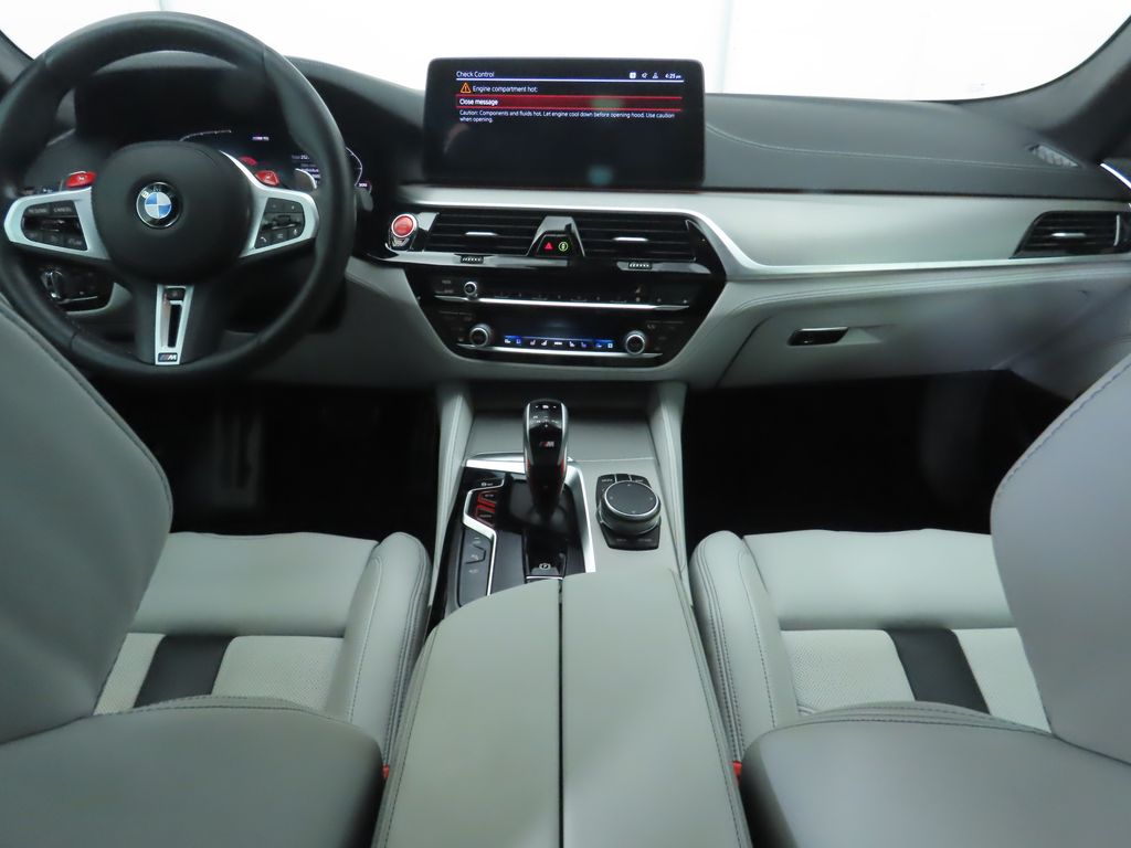 Thumbnail: 2022 BMW M5 - 13