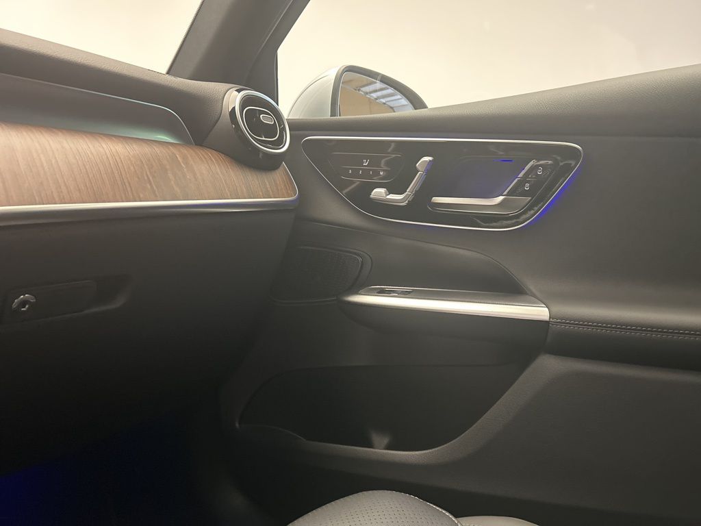 Thumbnail: 2026 Mercedes-Benz GLC - 20