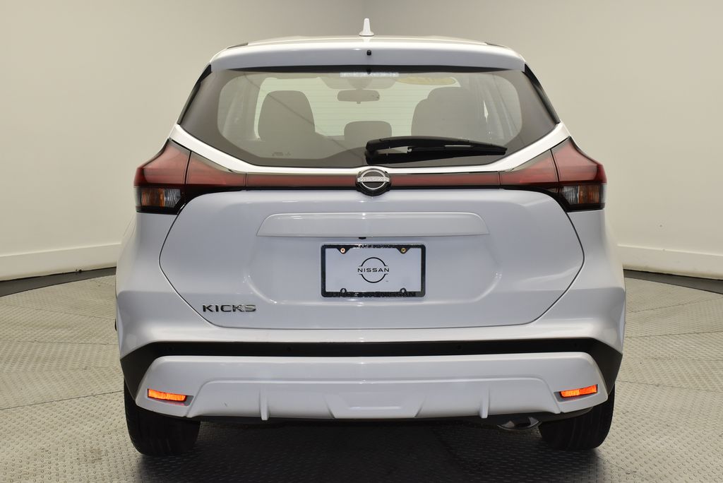 2022 Nissan Kicks S 6