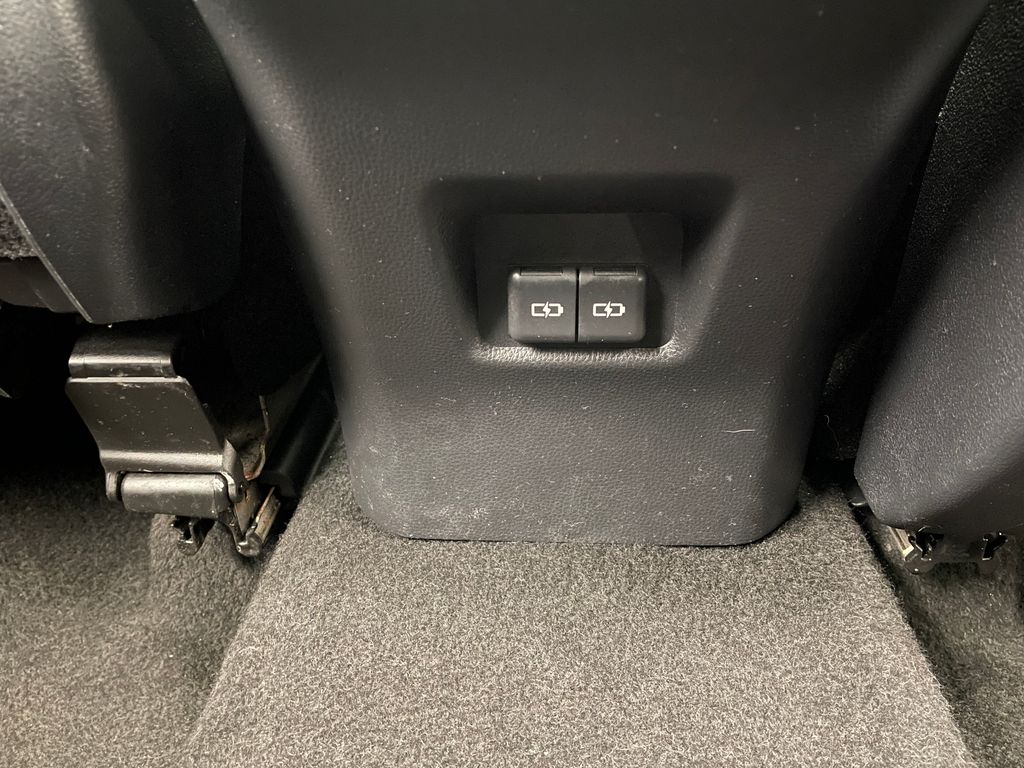 2023 Toyota RAV4 XLE 25