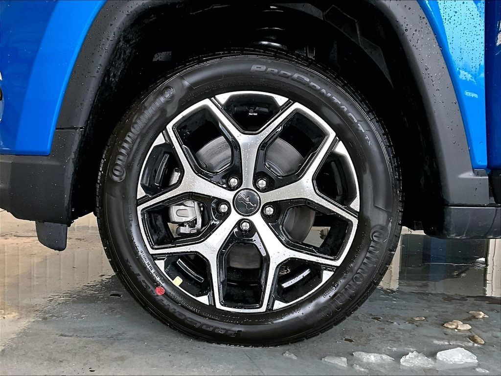 2026 Jeep Compass — photo 8