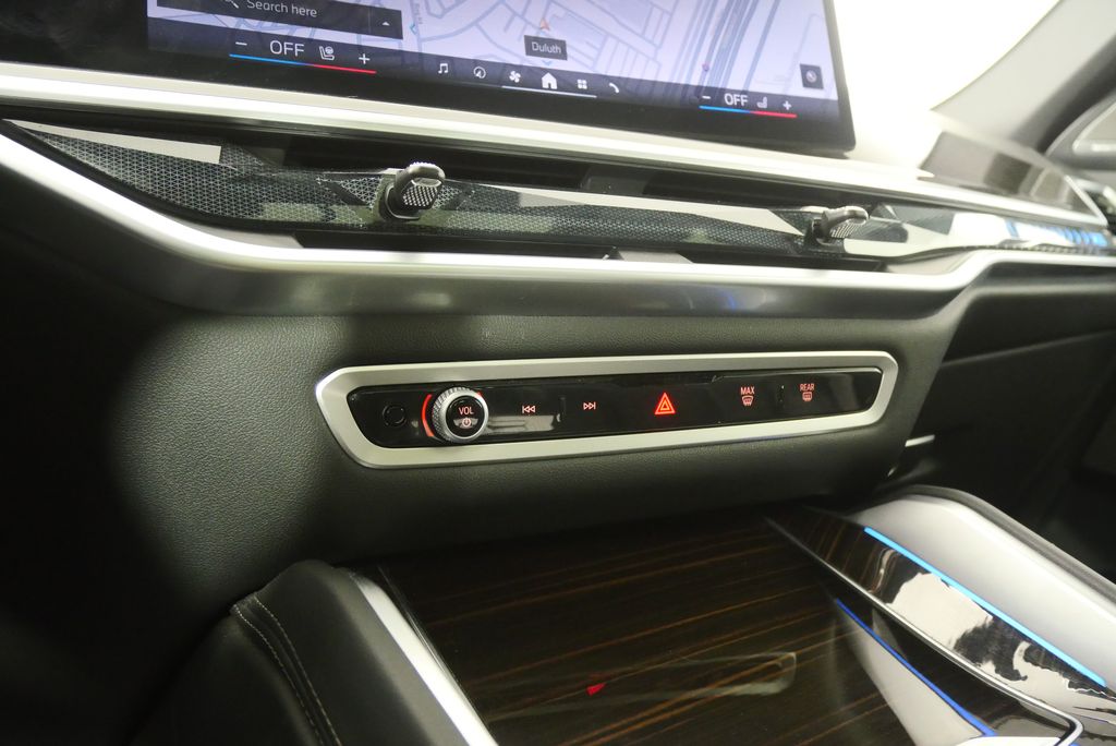 Thumbnail: 2025 BMW X6 - 28