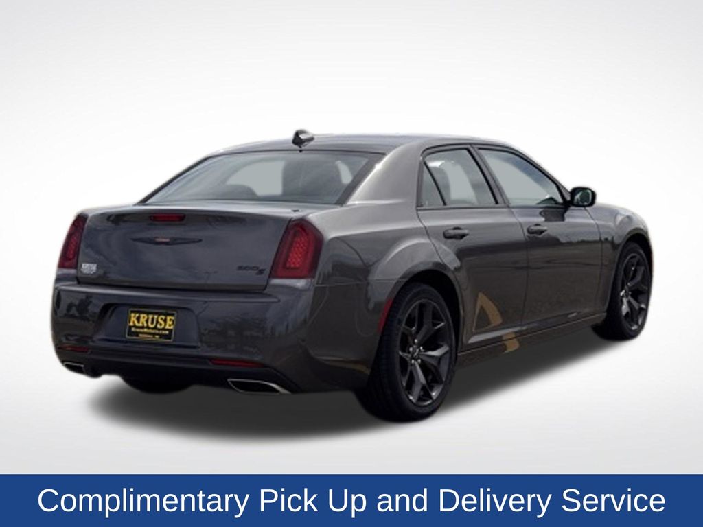 2022 Chrysler 300 S