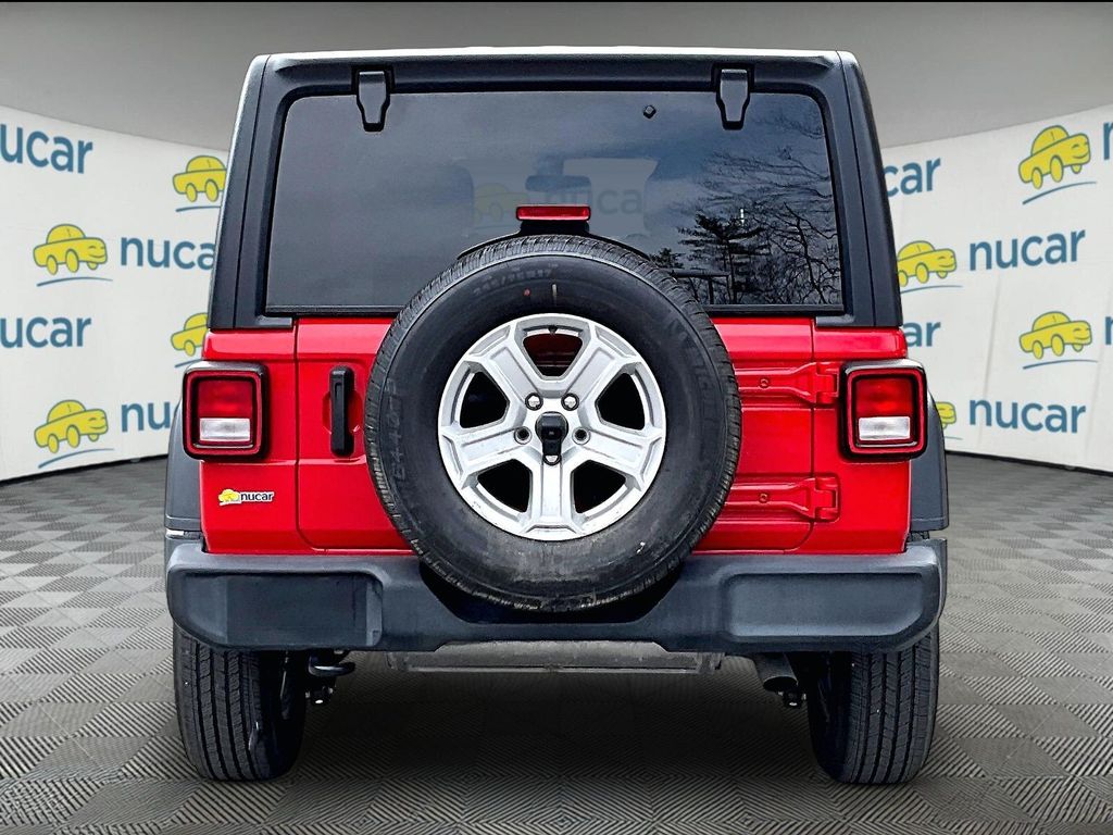 2023 Jeep Wrangler — photo 5