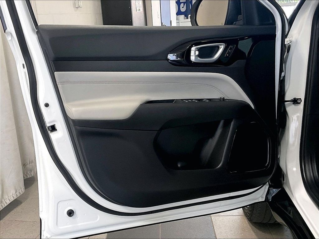 2024 Jeep Compass — photo 9