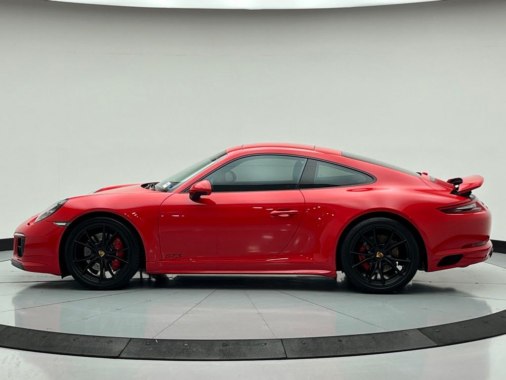 Thumbnail: 2018 Porsche 911 - 2