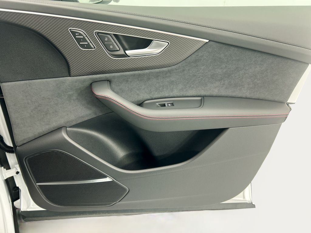 Thumbnail: 2026 Audi Q8 - 24