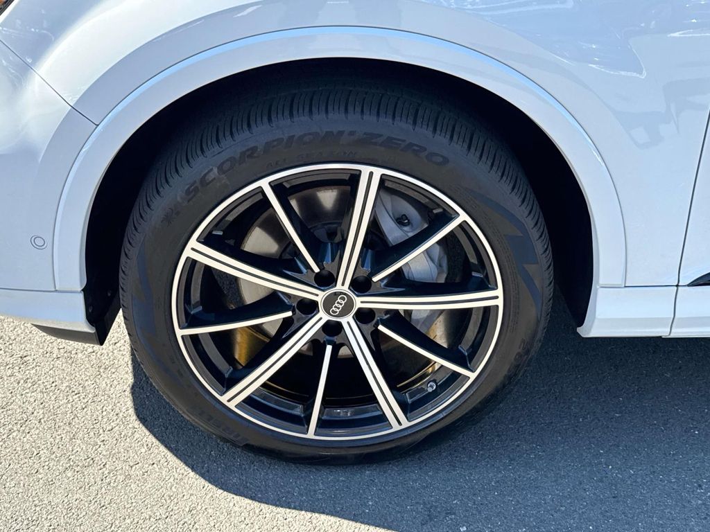 Thumbnail: 2023 Audi Q7 - 14