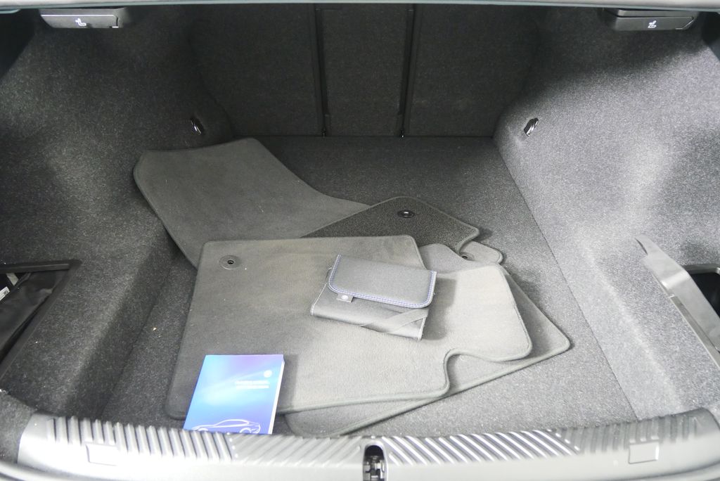 Thumbnail: 2025 BMW 5 Series - 18