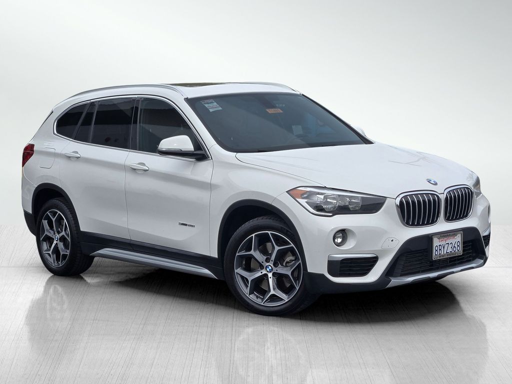 White 2018 BMW X1 sDrive28i FWD SUV / Crossover Front-Wheel Drive 8-Speed Automatic